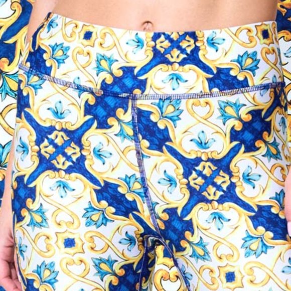 Not Your Ordinary Mono-Color Legging - Picture 1 of 5